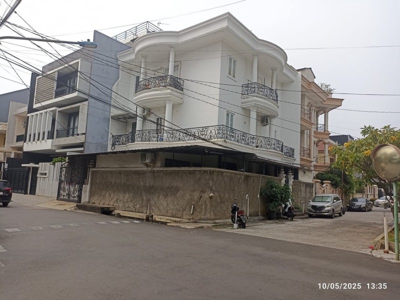 Rumah Hoek Sunter