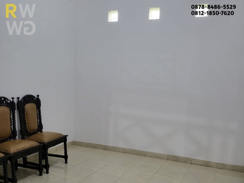 Rumah Dijual di Karawang Jaya - Hunian Strategis 3 Kamar, Garasi 2 Mobil, Siap Huni