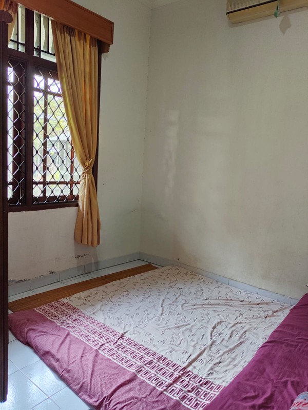 Rumah Hoek lokasi strategis dan Nyaman di Villa Gunung Lestari Ciputat