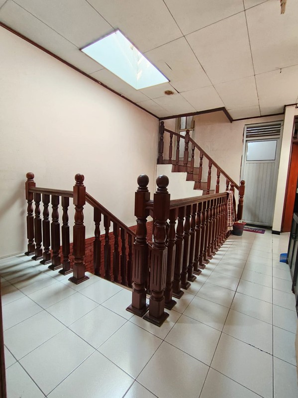 Rumah Hoek lokasi strategis dan Nyaman di Villa Gunung Lestari Ciputat