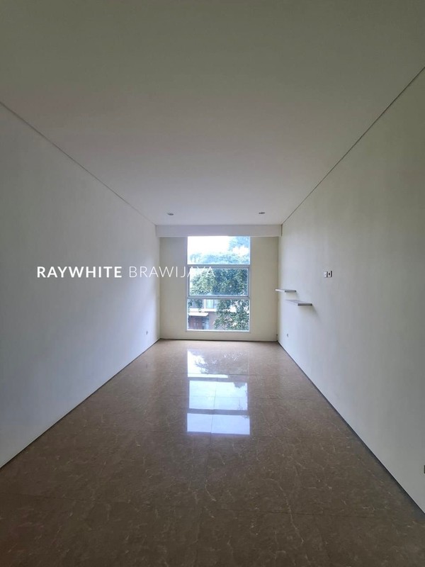 Pondok Indah Tropical Modern Home