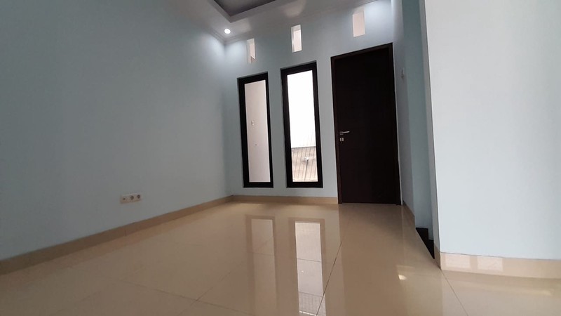Rumah 2 Lantai Lokasi di Tebet Jaksel