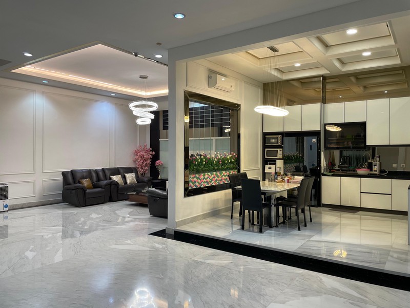 Di jual cepat rumah 4 lantai di Artha Gading Villa lokasi strategis,aman,tenang dan nyaman bebas banjir