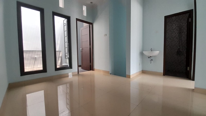 Rumah 2 Lantai Lokasi di Tebet Jaksel