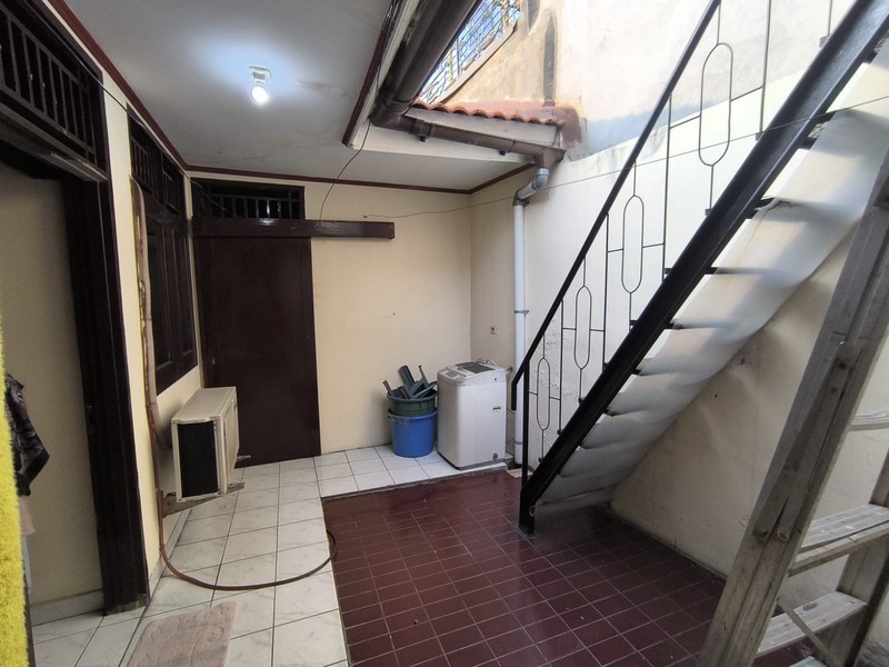 Rumah di Jual 2.5 Lantai Perumahan Pulo Gebang Permai Rumah Hook halaman luas dan Asri