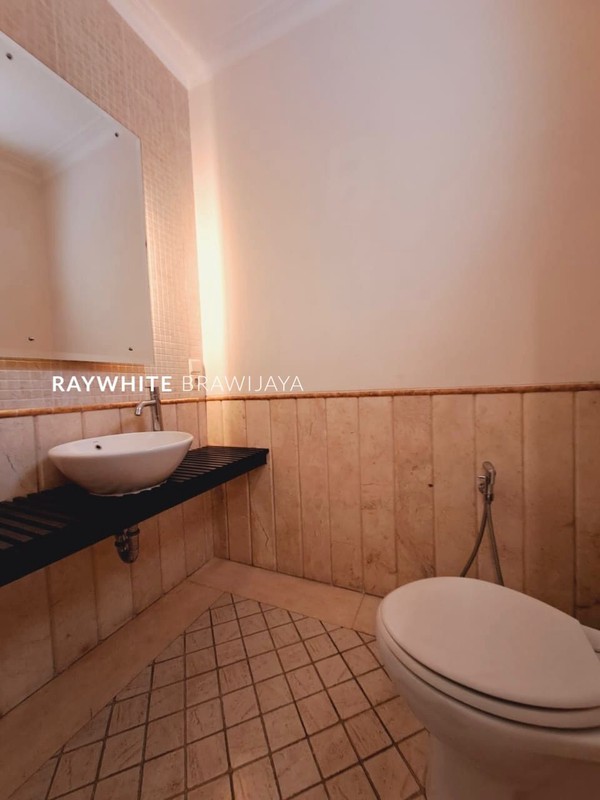 Rumah Sewa Lingkungan Tenang Area Kebayora Baru