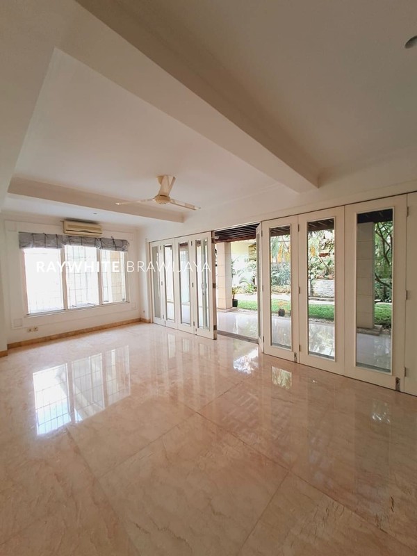 Rumah Sewa Lingkungan Tenang Area Kebayora Baru