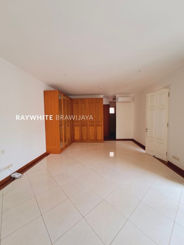 Rumah Sewa Lingkungan Tenang Area Kebayora Baru