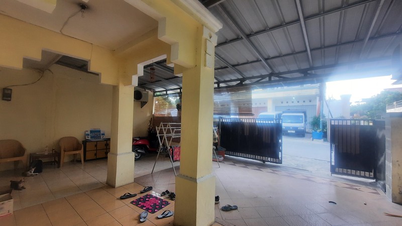 RUMAH SIAP HUNI DI LOKASI STRATEGIS DEKAT PUSAT KULINER DI PERUMAHAN CIKARANG BARU