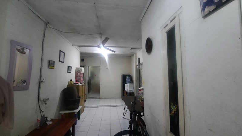 RUMAH SIAP HUNI DI LOKASI STRATEGIS DEKAT PUSAT KULINER DI PERUMAHAN CIKARANG BARU
