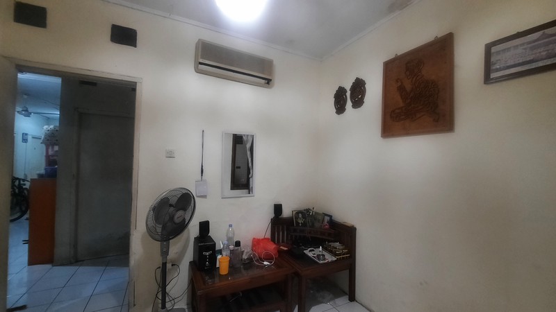 RUMAH SIAP HUNI DI LOKASI STRATEGIS DEKAT PUSAT KULINER DI PERUMAHAN CIKARANG BARU