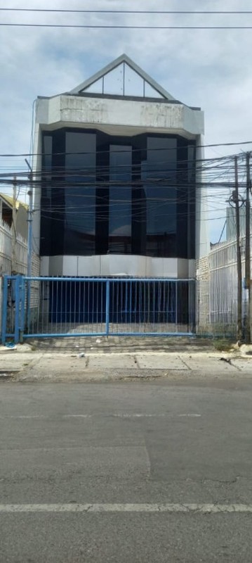 Di Sewakan Ruko 3 Lantai, Lokasi Sangat Strategis Jalan Raya Margorejo Surabaya
