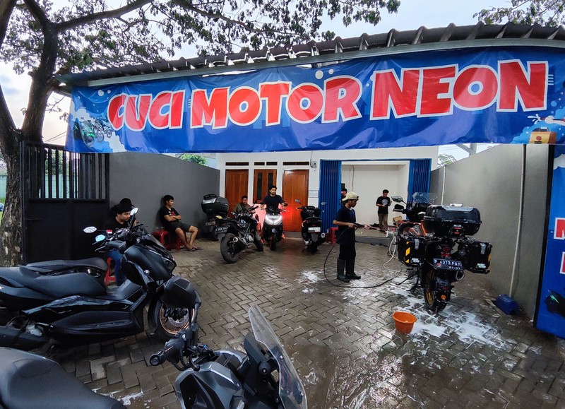 Ruko mandiri di Sentraland Paradise Bogor, include usaha cuci steam motor