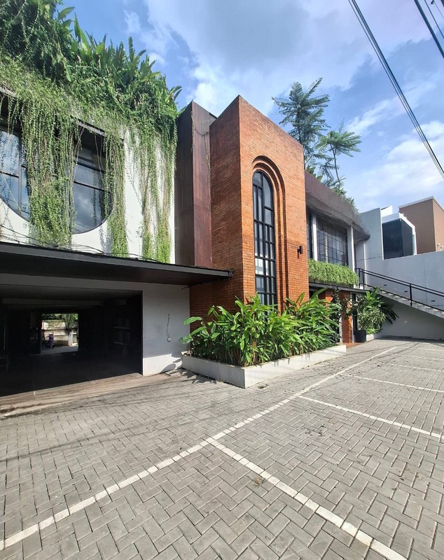 Gedung Komersial Lokasi Strategis Area Cilandak Antasari