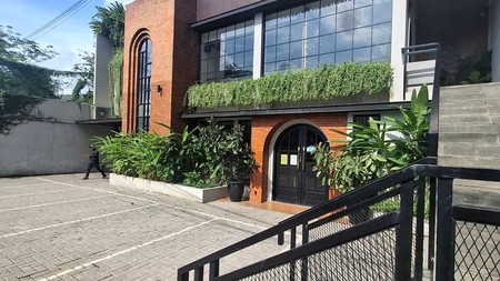 Gedung Komersial Lokasi Strategis Area Cilandak Antasari