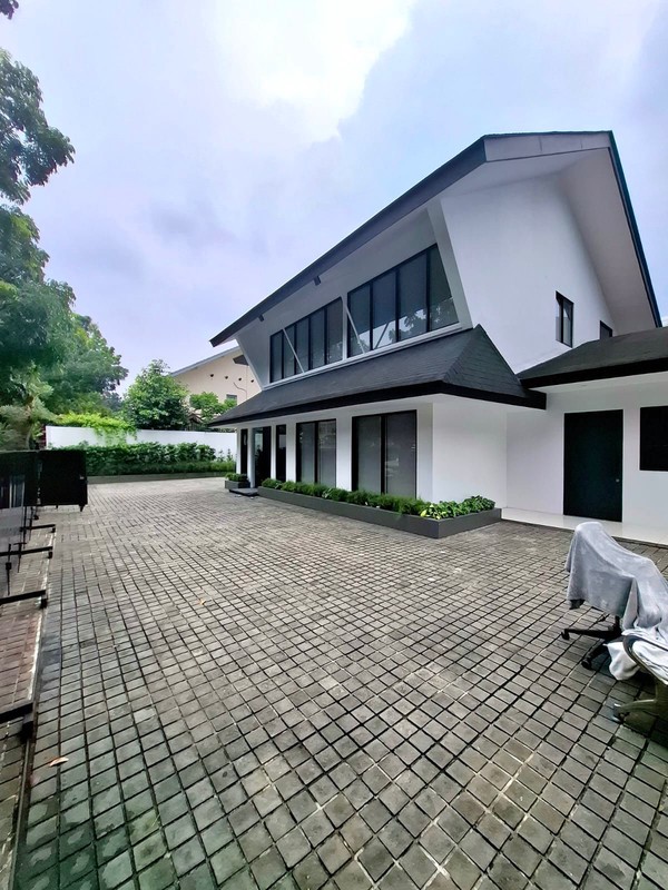 Ruang Usaha Newly Renovated Area Pakubuwono