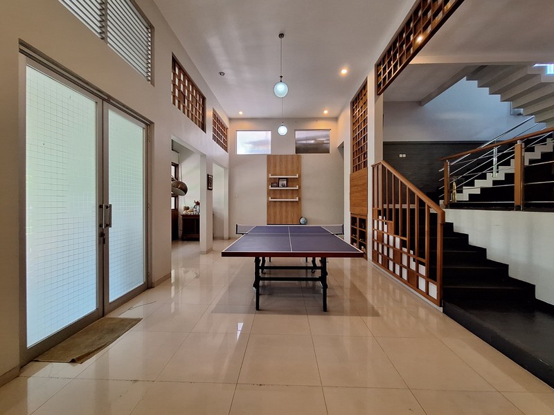 Rumah 3 Lantai dalam Komplek dekat Tol Brigif