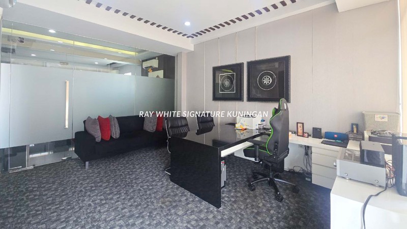 Gedung Kantor Premium 3 Lantai Siap Pakai di Anggrek Loka BSD City