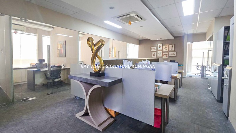 Gedung Kantor Premium 3 Lantai Siap Pakai di Anggrek Loka BSD City