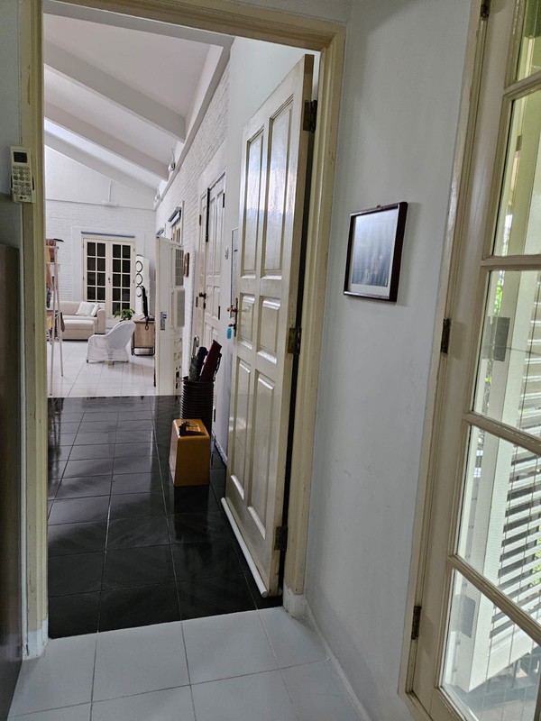 Dijual Rumah Full Furnished di Megapolitan Cirene