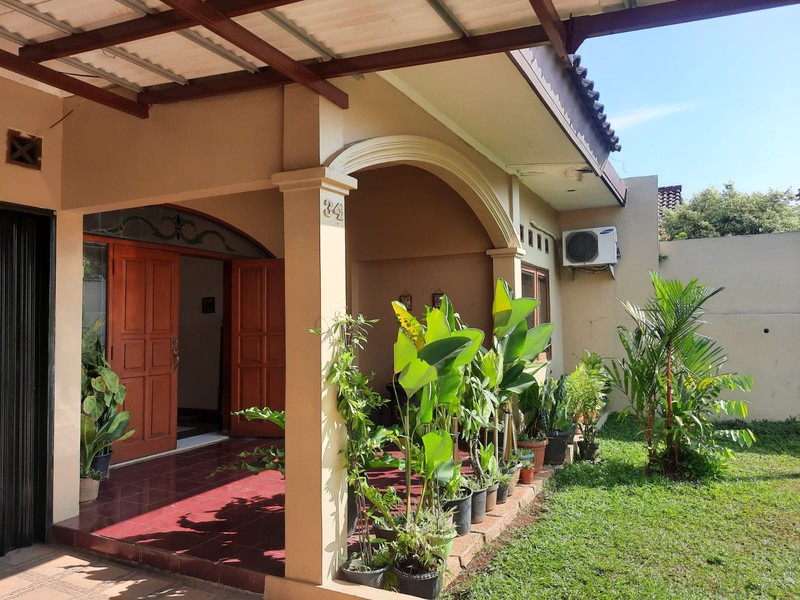 Rumah 1 Lantai Luas di Cinere Halaman Depan Belakang Super Lapang 