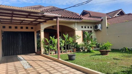 Rumah 1 Lantai Luas di Cinere Halaman Depan Belakang Super Lapang 