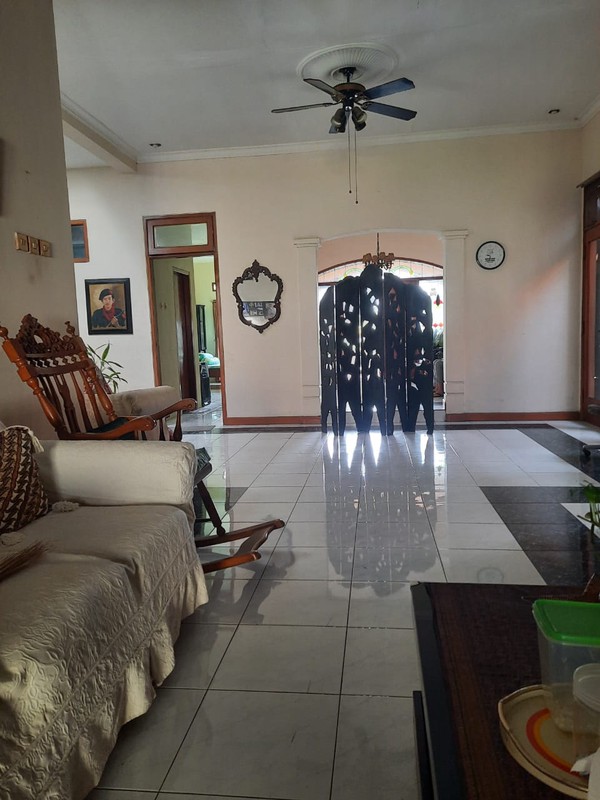 Rumah 1 Lantai Luas di Cinere Halaman Depan Belakang Super Lapang 