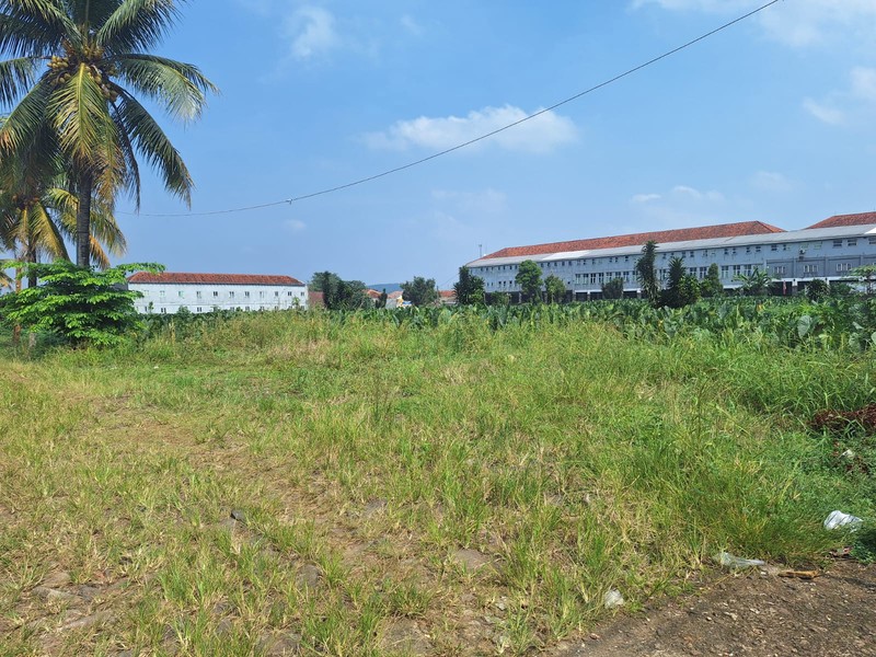 Kavling Strategis Luas 43.000 M2 / 4.3 Hektar Lokasi di Parakan Jaya Kemang Bogor Jawa Barat