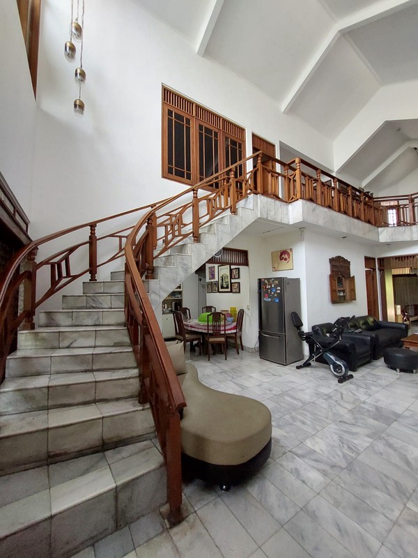 Rumah Luas 1,5 Lantai di Umbulharjo, Kota Yogyakarta ,Cocok untuk Hunian Mewah atau Homestay