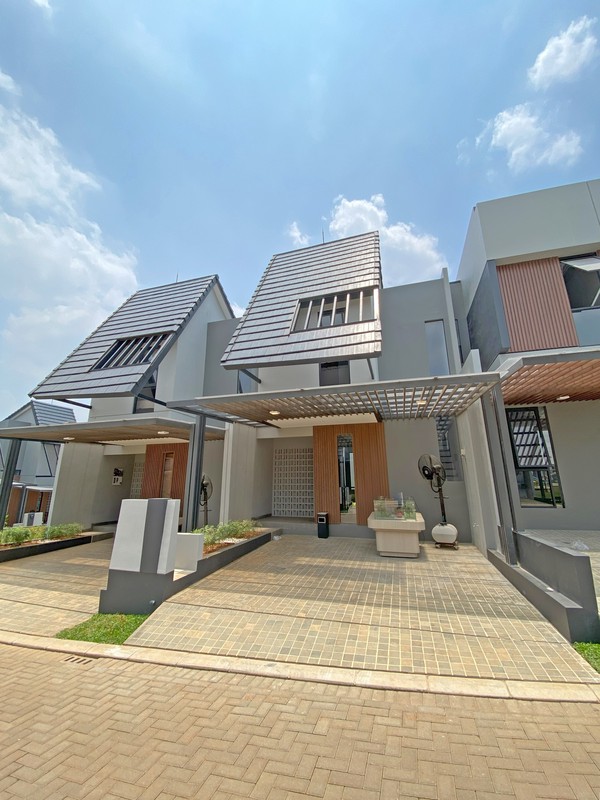 Rumah Tropis Modern Minimalis Selangkah ke BSD City