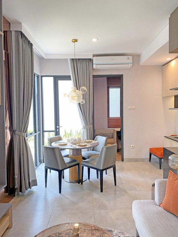 Rumah Tropis Modern Minimalis Selangkah ke BSD City