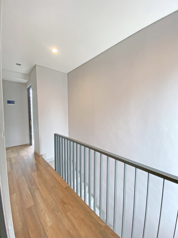 Rumah Tropis Modern Minimalis Selangkah ke BSD City