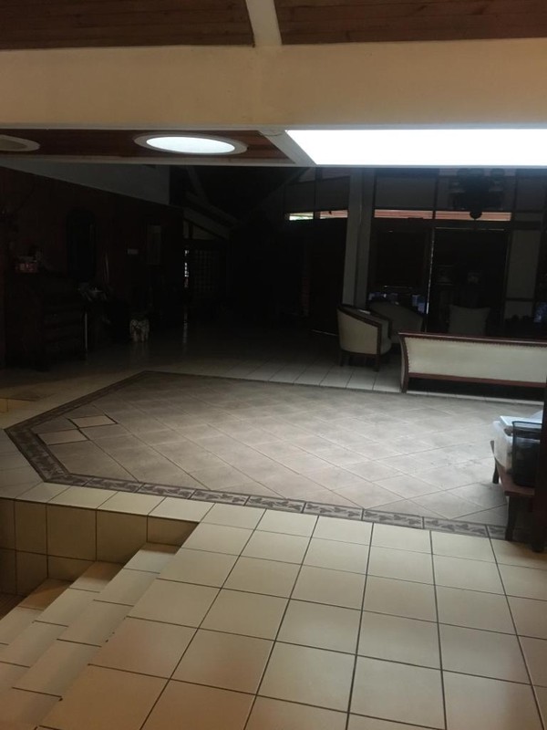 Rumah lokasi strategis posisi di Hook di Bintaro Sektor 1