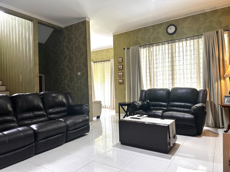 Rumah Bagus,dalam ruangan rapih di Bintaro Jaya 9