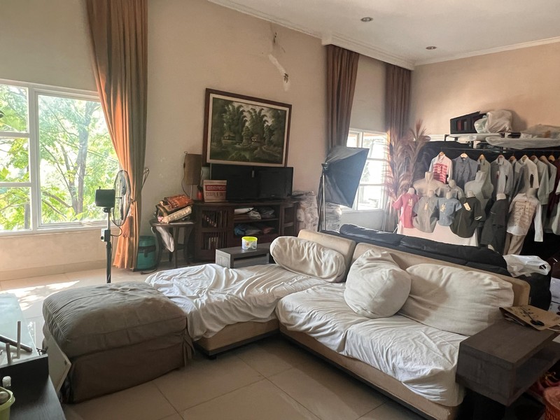 Rumah Bagus,dekat kampus STAN,Banyak Toko Jajan di Bintaro Jaya 5