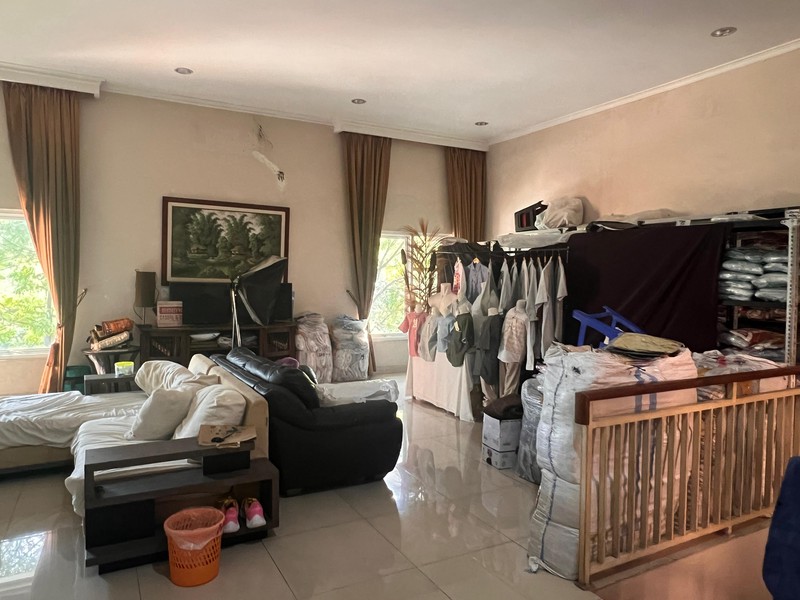 Rumah Bagus,dekat kampus STAN,Banyak Toko Jajan di Bintaro Jaya 5