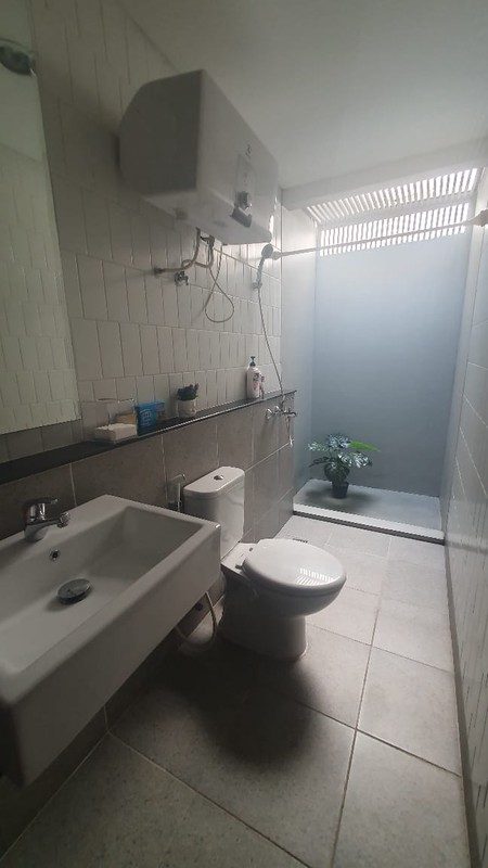 Dijual Rumah Nyaman Terawat di Summarecon Flora