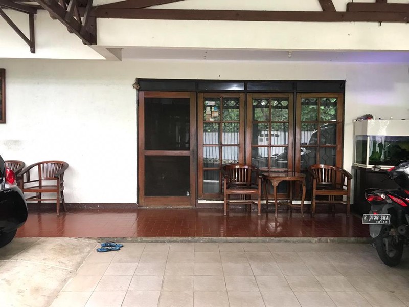 DIJUAL RUMAH JALAN RAJASA KEBAYORAN BARU JAKARTA SELATAN