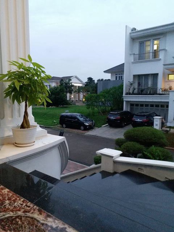 dijual cepat rumah klasik salah satu kawasan bagus di gading serpong aristoteles utara, siap huni