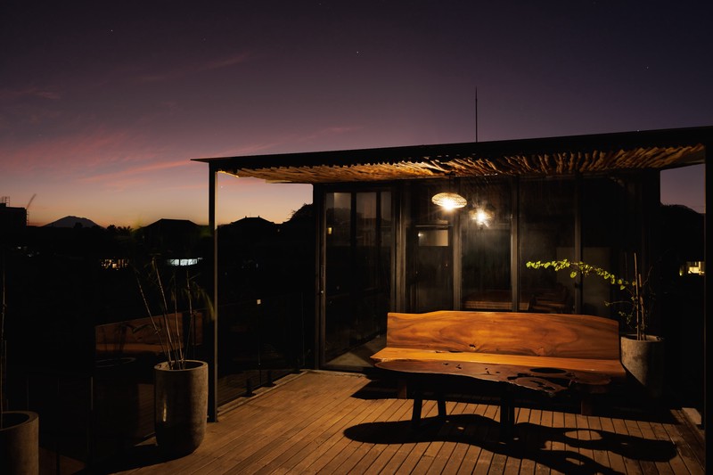 Freehold spectaculer 4 bedroom ocean view villa in cemagi Bali