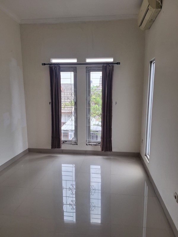 Rumah Siap Huni dengan Desain Minimalis Modern dan Asri @Bintaro.