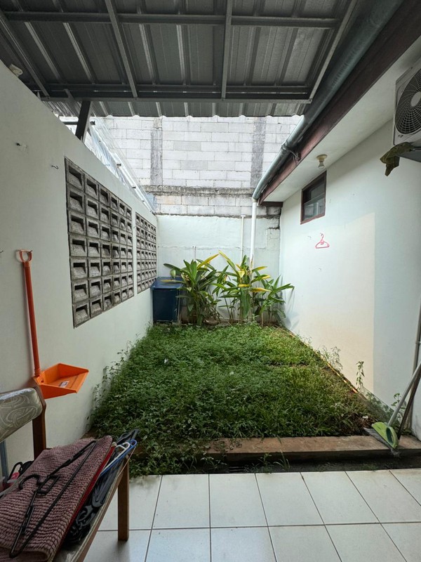 RUMAH DIJUAL JALAN PONCOL RAYA LEBAK BULUS JAKARTA SELATAN