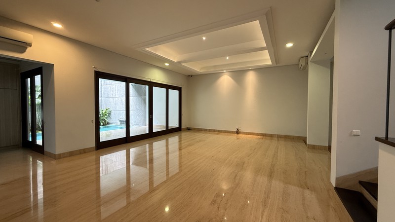 MODERN AND BEAUTIFUL HOUSE AT SENOPATI AREA