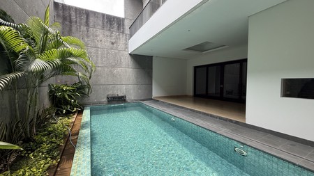 MODERN AND BEAUTIFUL HOUSE AT SENOPATI AREA