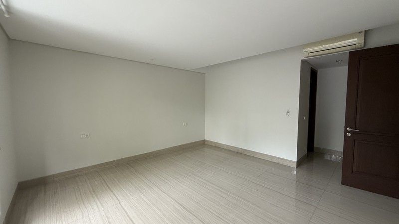 MODERN AND BEAUTIFUL HOUSE AT SENOPATI AREA