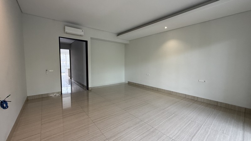 MODERN AND BEAUTIFUL HOUSE AT SENOPATI AREA