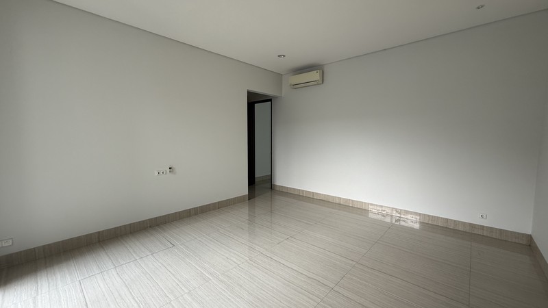 MODERN AND BEAUTIFUL HOUSE AT SENOPATI AREA