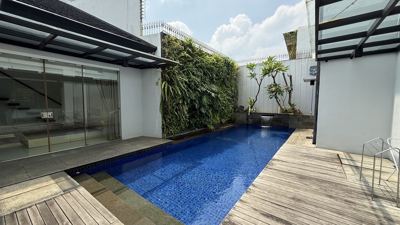 MODERN AND BEAUTIFUL HOUSE AT CIPETE AREA