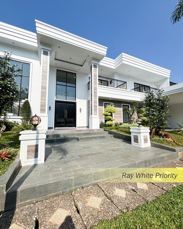 BRAND NEW AMERICAN SYTLE DENGAN SWIMMING POOL DI BINTARO, TANGERANG SELATAN