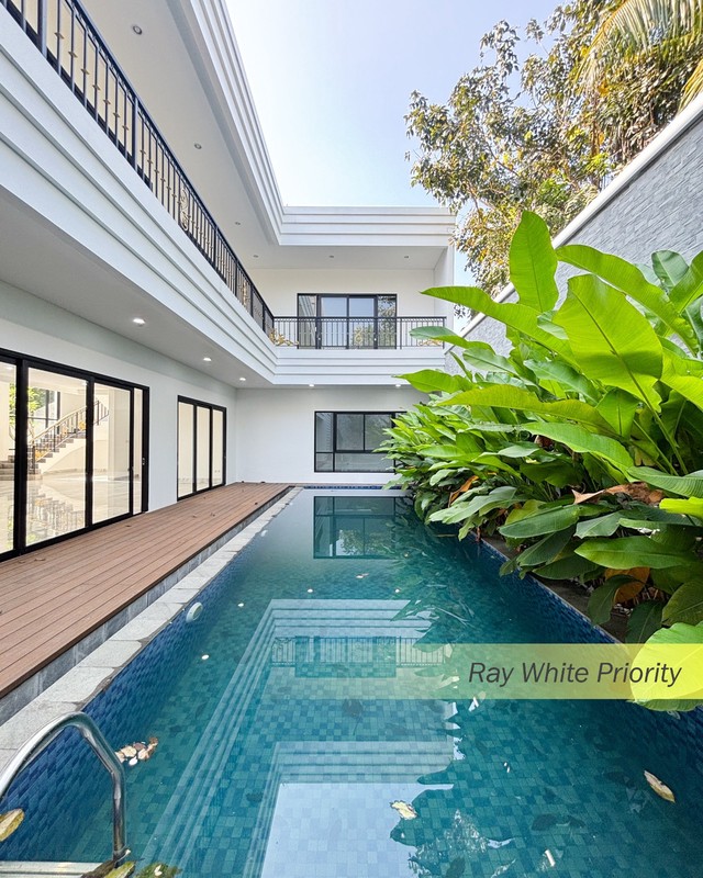 BRAND NEW AMERICAN SYTLE DENGAN SWIMMING POOL DI BINTARO, TANGERANG SELATAN